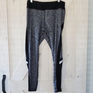 Gray & Black Women's Performance Leggings